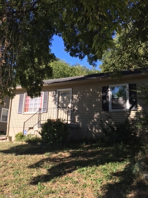 Building Photo - Charming Cottage in Sylvan Heights with Hardwood Floors, Granite Counter Tops, Fenced Yard, 2.5 M...