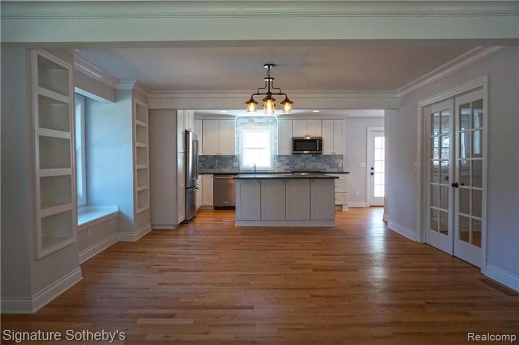 Building Photo - 203 Curry Ave