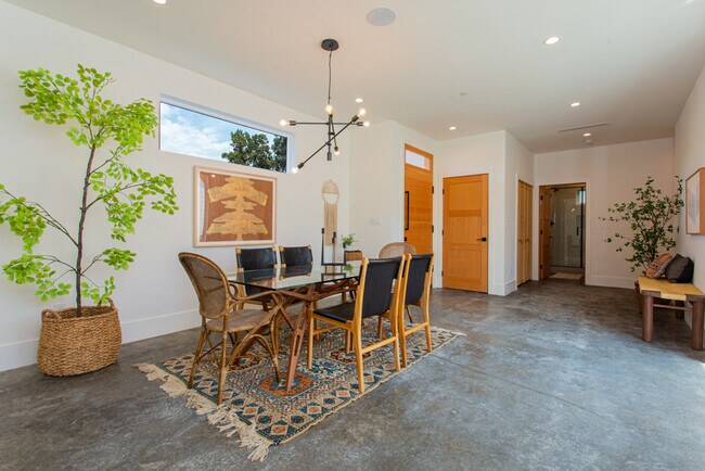 Building Photo - Federal Pearl Villas