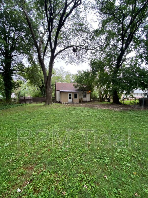 Building Photo - 117 Semple Rd