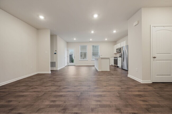 Building Photo - 62 Pepperwood Dr