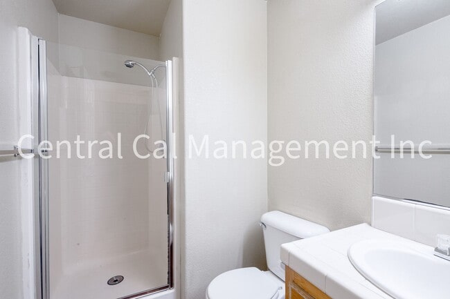 Building Photo - 4 Bedroom/3 Bath Home in the Southwest - $2495 per Month!