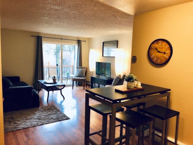 Building Photo - 342 E Dowling Rd