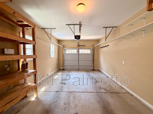 Building Photo - 6877 Pennington Rd