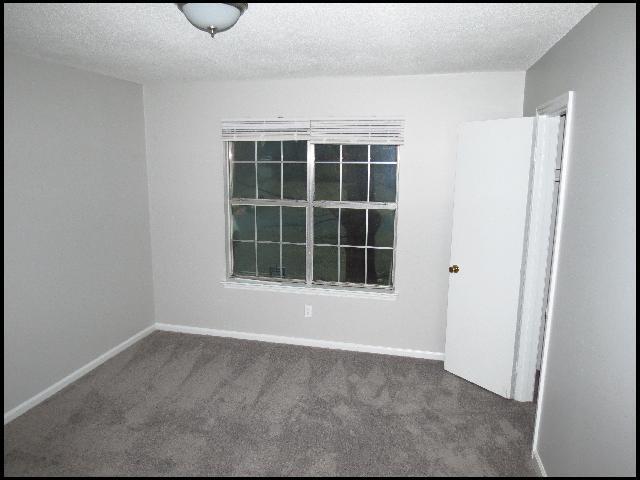 Building Photo - 1805 Sanford Dr