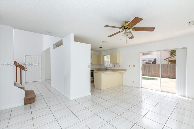 Building Photo - 2592 W Saratoga Dr