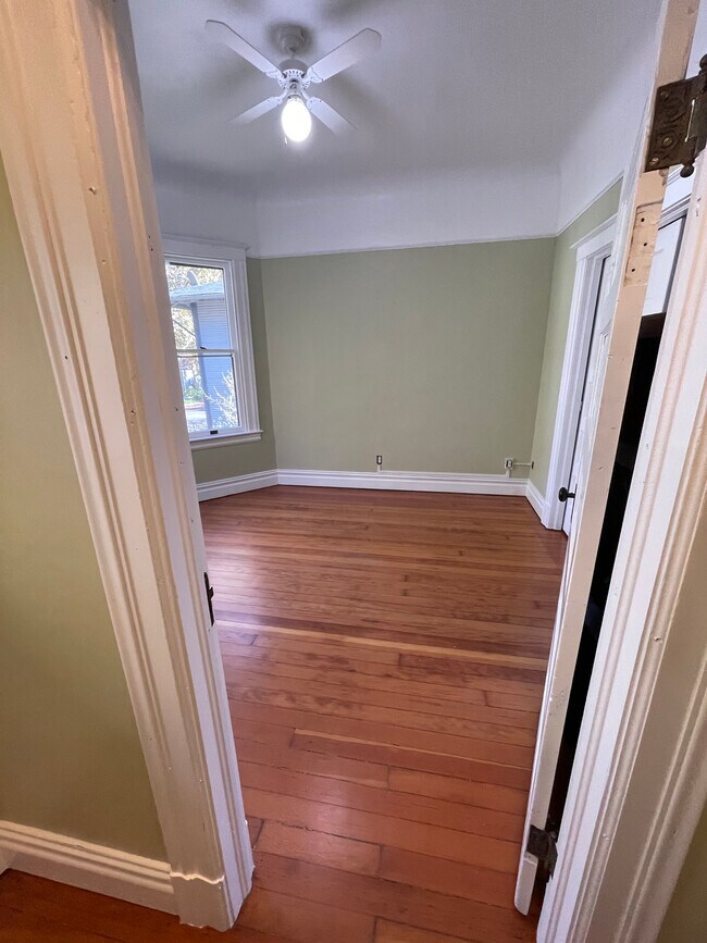 Building Photo - 326 U St