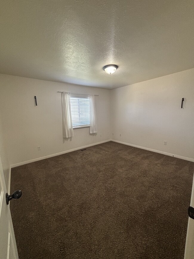 Building Photo - 3318 Quarter Mile Dr, Eagle Mountain, UT, ...