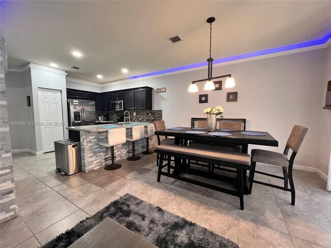 Building Photo - 159 SE 34th Ave