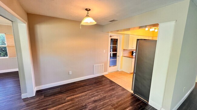 Building Photo - Timeless Charm Meets Modern Comfort in the Heart of Winter Park! WASHER & DRYER INCLUDED!