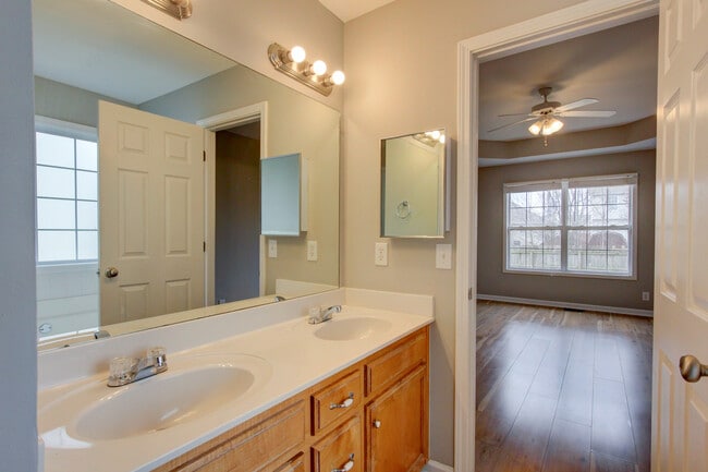 Building Photo - 3696 S Naples Ct