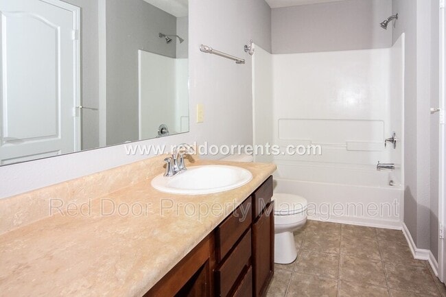 Building Photo - 15448 Gallow Ln