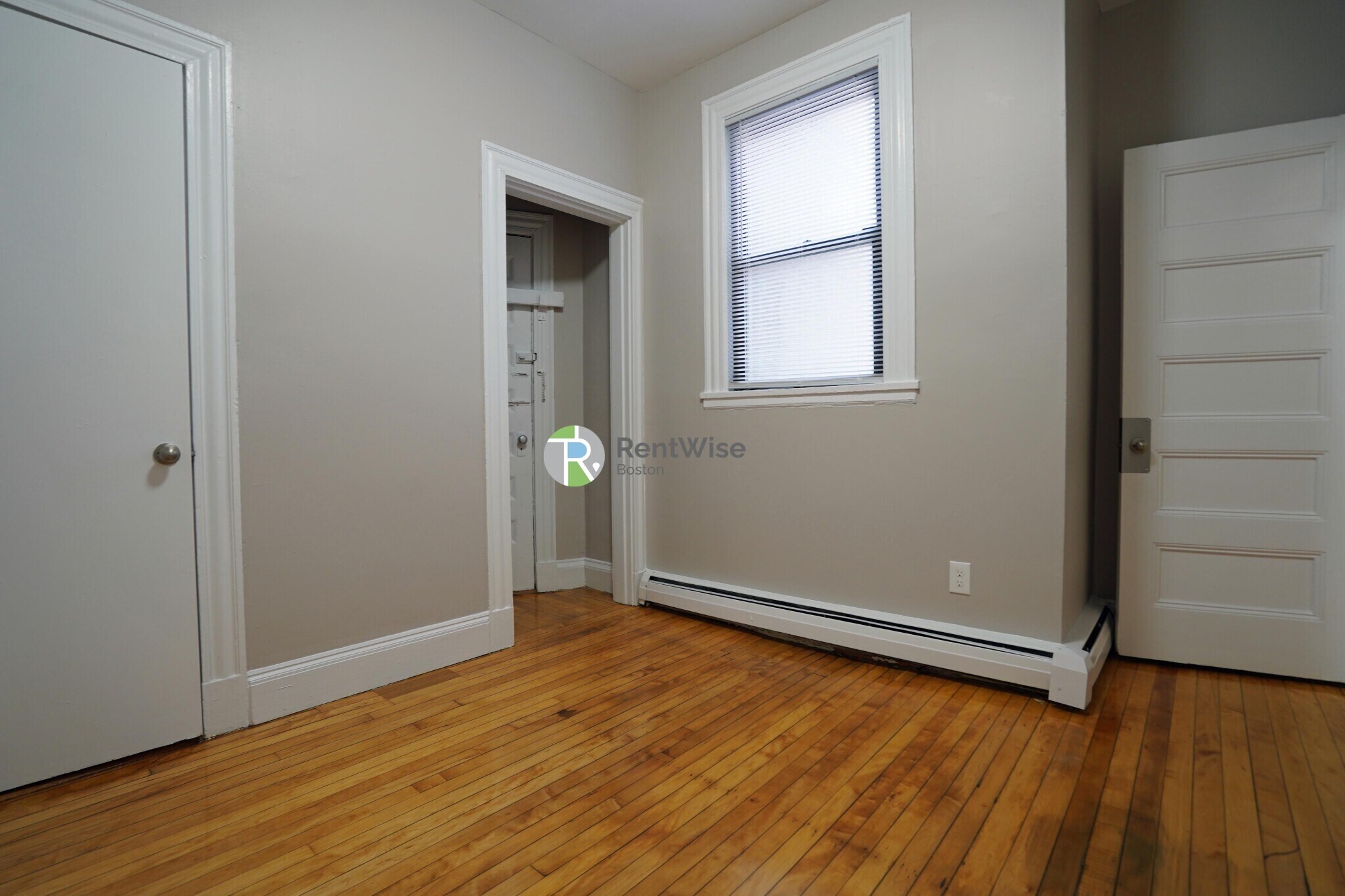 Building Photo - 72 Gardner St