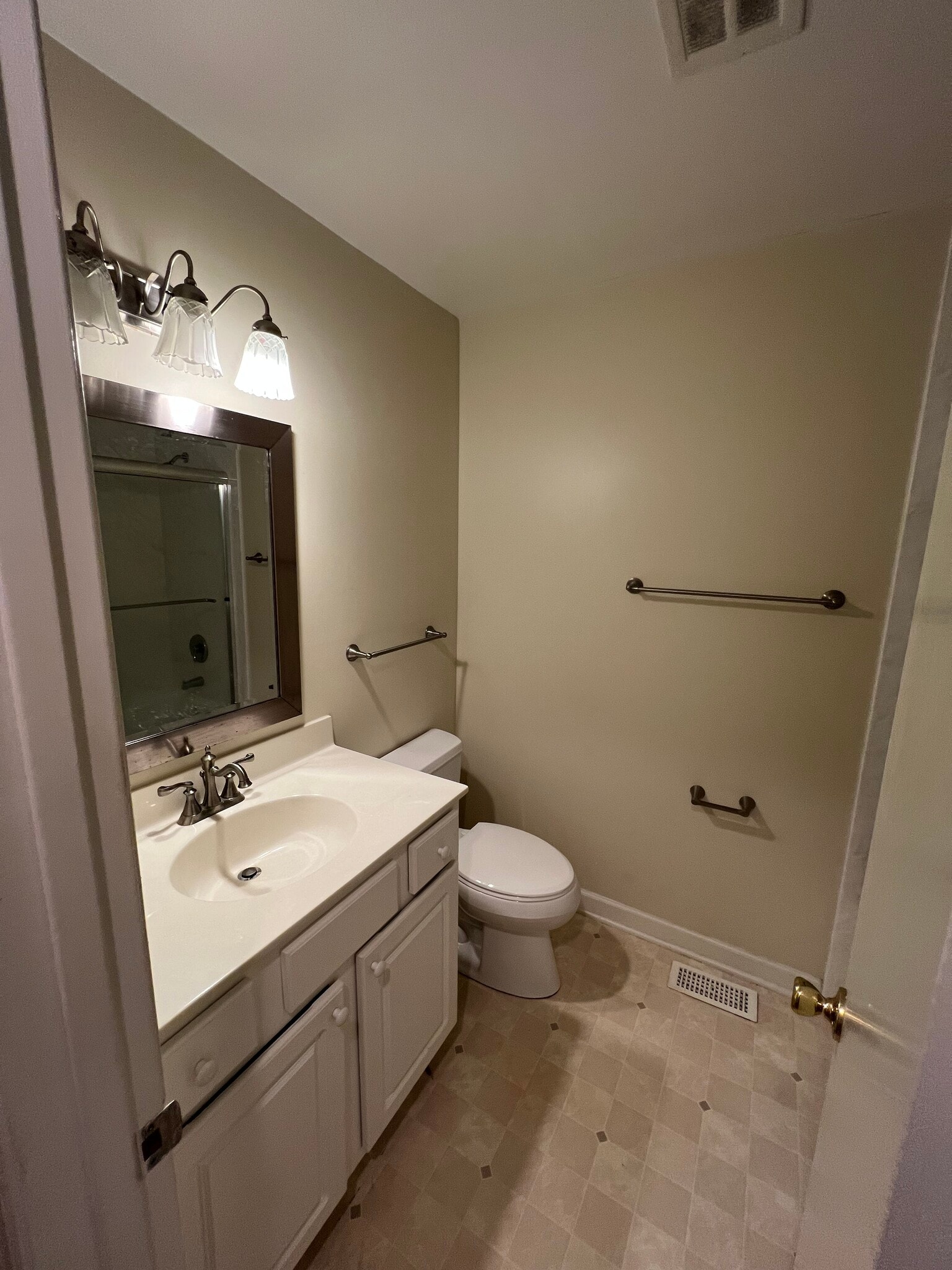 Building Photo - 4905 Heritage Dr