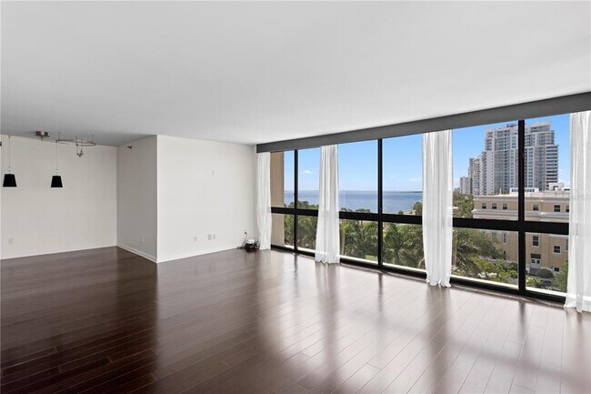 Building Photo - 3301 Bayshore Blvd