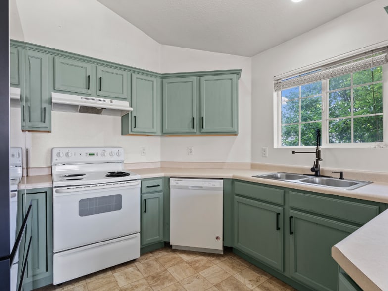 Building Photo - 2119 N Aurora Way