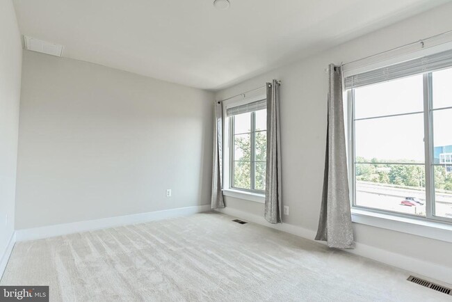 Building Photo - 4808 Garden View Ln