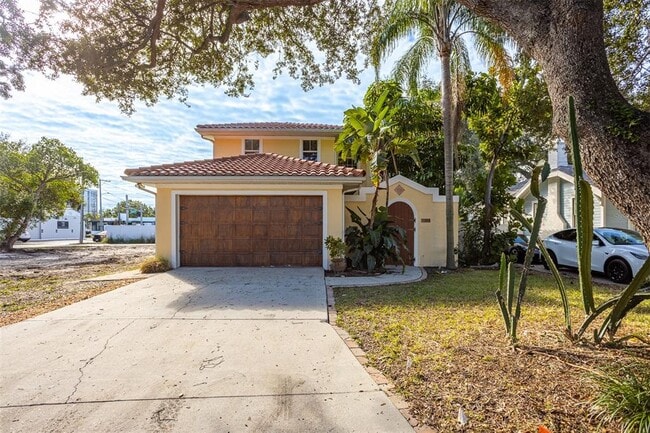 Building Photo - 3204 W Empedrado St