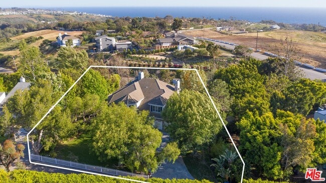 Building Photo - 5958 Busch Dr