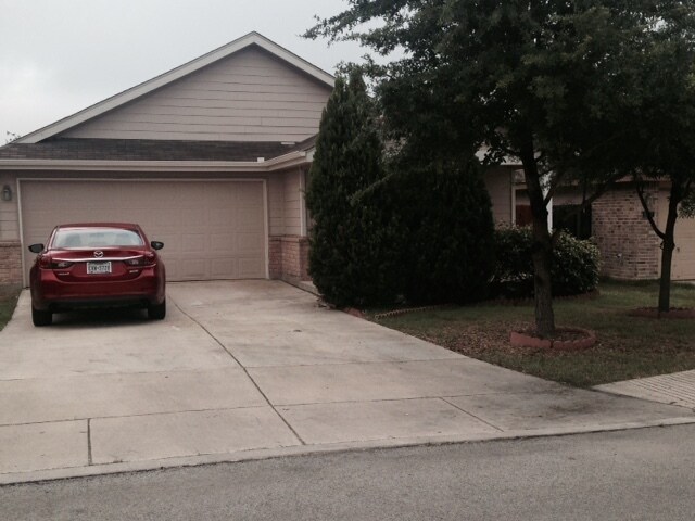 Building Photo - COMFORTABLE HOME | SINGLE STORY  |  CLOSE ...