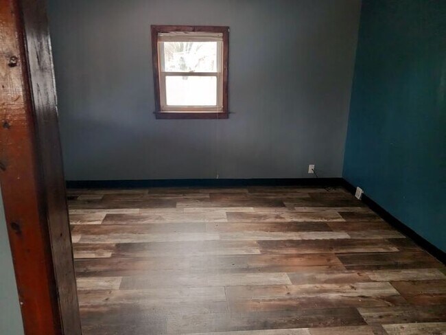 Building Photo - 404 N West St, Le Roy, IL 61752