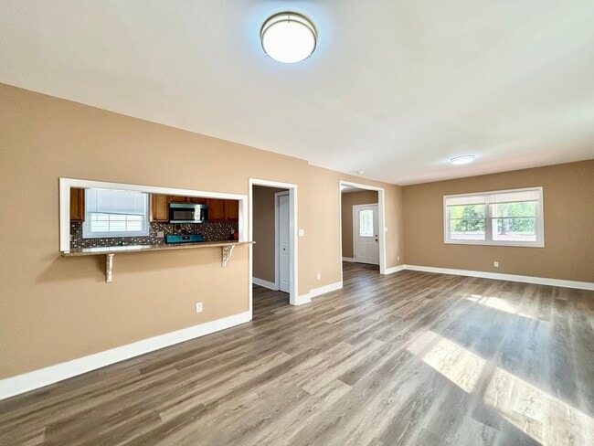 Building Photo - Fully Renovated Home in Norfolk!