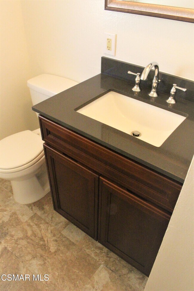 Building Photo - 1909 Bardet Pl