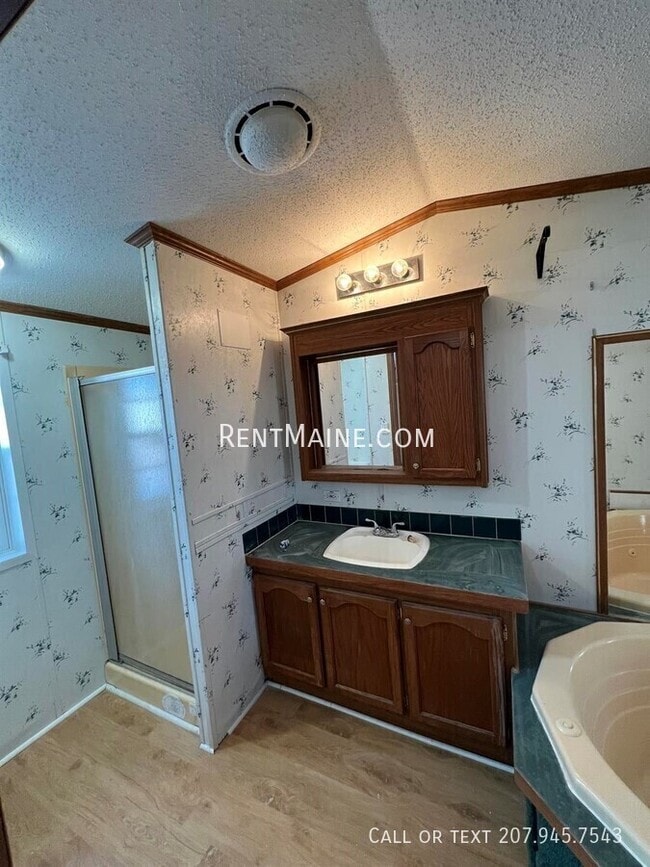 Building Photo - 30 Exeter Rd