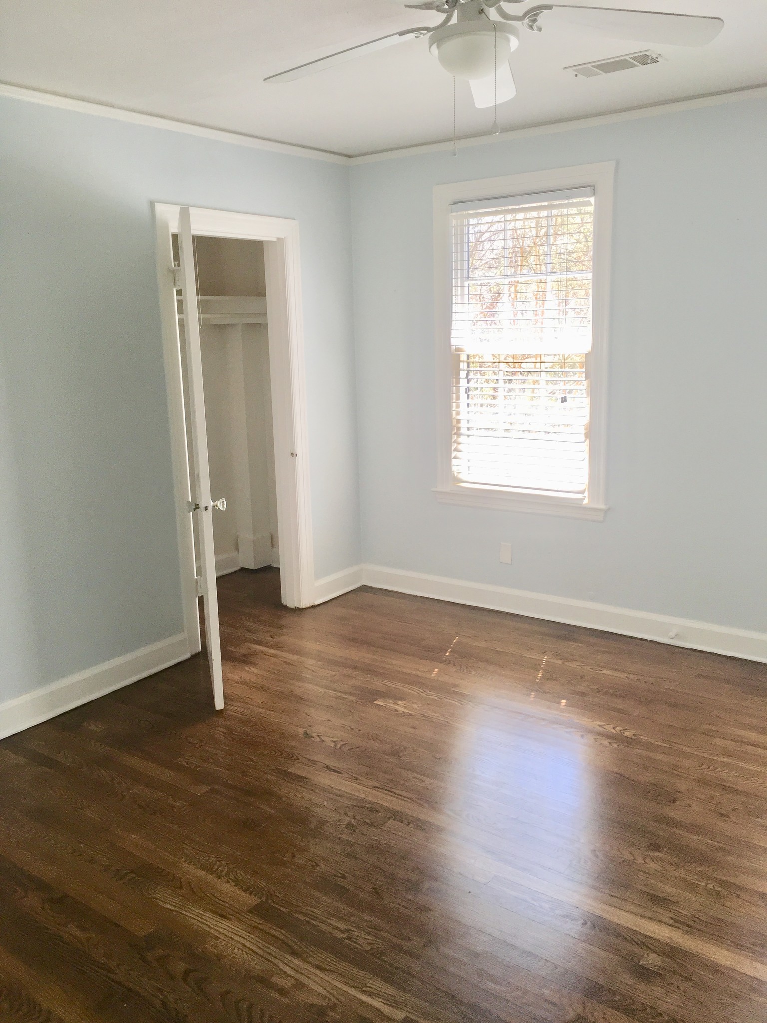 Bedroom w/closet - 2001 Center St