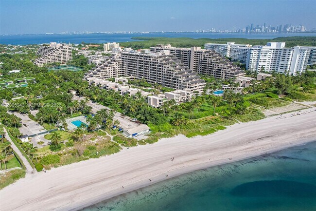 Building Photo - 151 Crandon Blvd