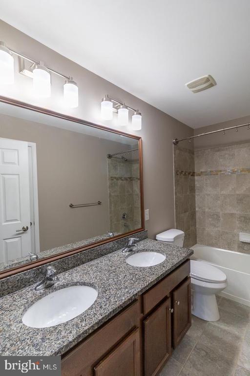 Building Photo - 823 S Haines Cir