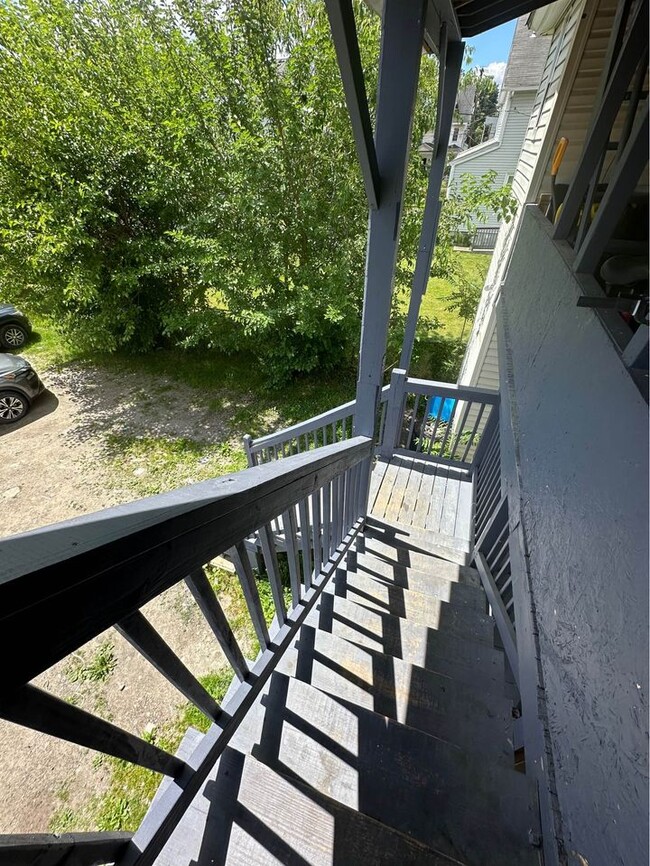Building Photo - 1016 Capouse Ave