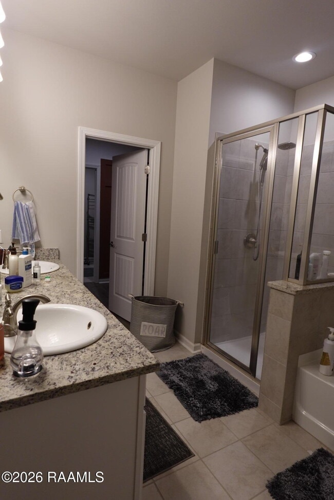 Building Photo - 401 Dua Ln