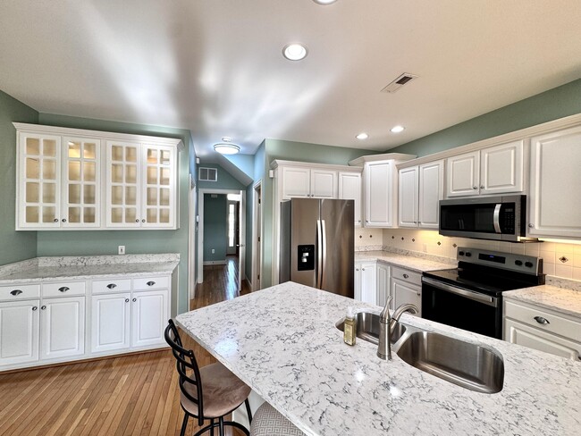 Building Photo - 88 St Annes Ct