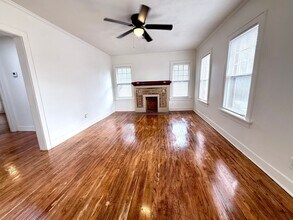 Building Photo - Large 1BD 1BA Duplex in Historic Mesta Par...