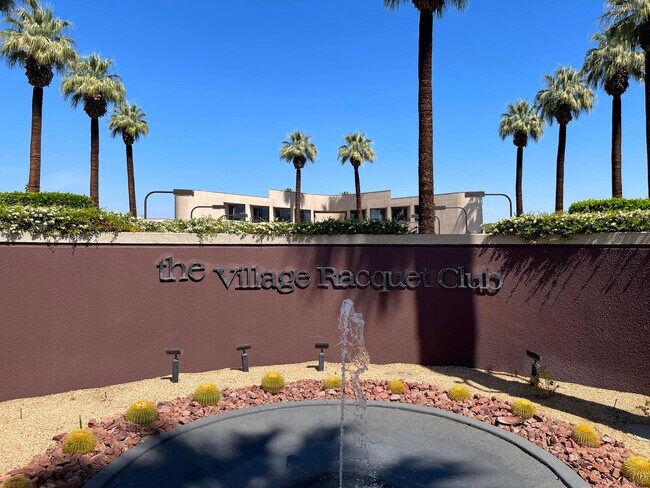 Building Photo - 835 Village Square S