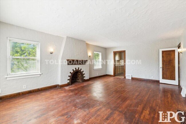 Building Photo - 1442 Schuyler Rd