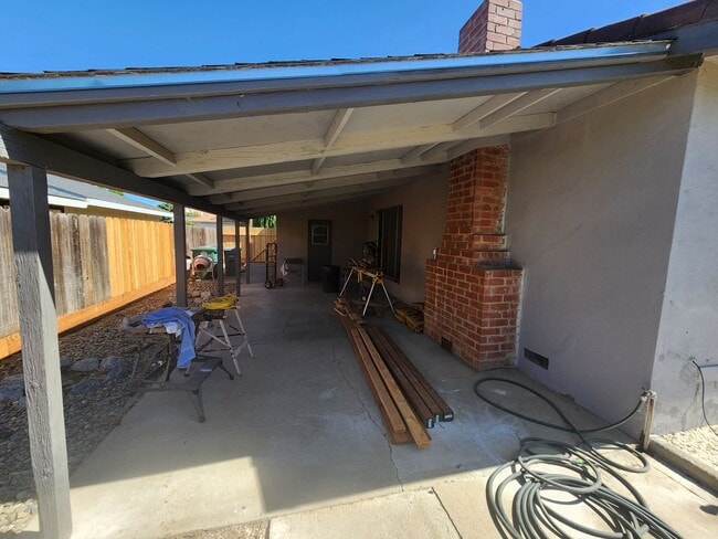 Building Photo - Beautiful Remodled, 3 Bedroom Home!