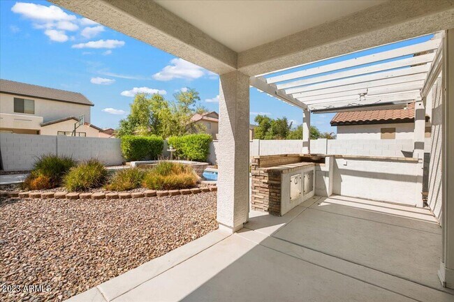 Building Photo - 4411 W Paseo Way