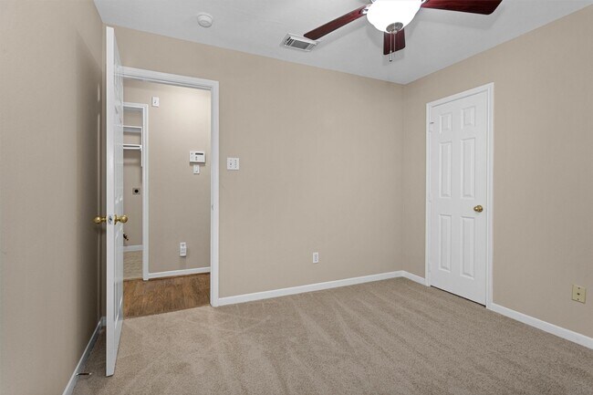 Building Photo - 24711 Laurel Chase Ln