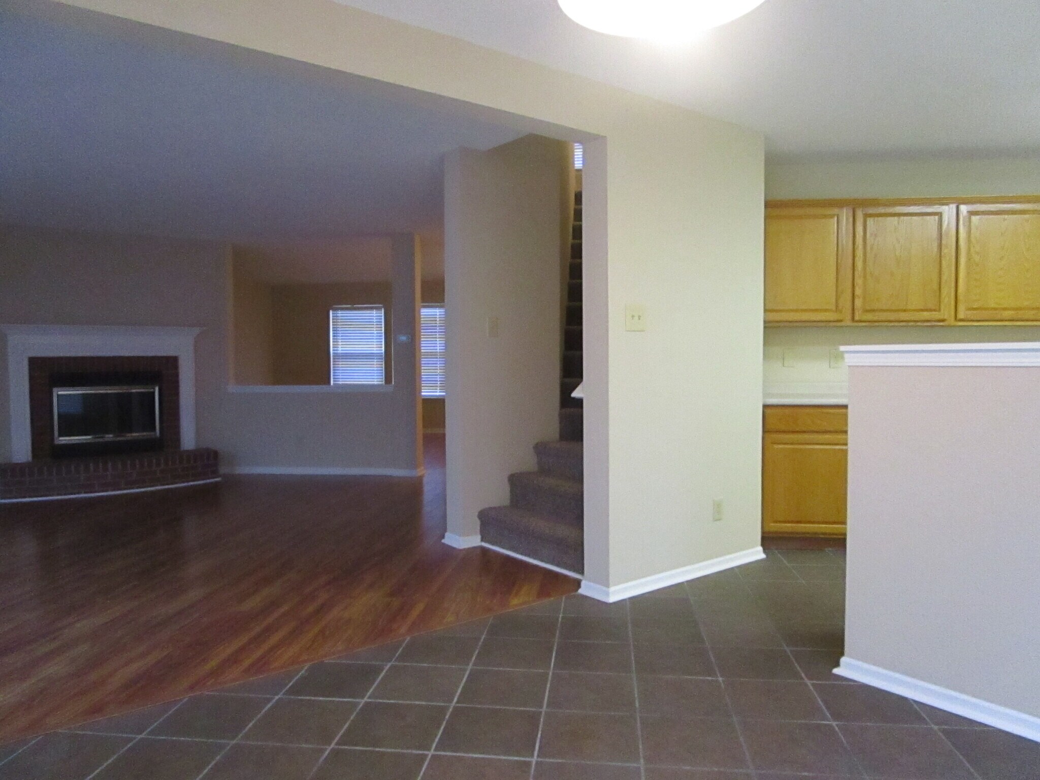 Building Photo - 711 Thornwood Ct
