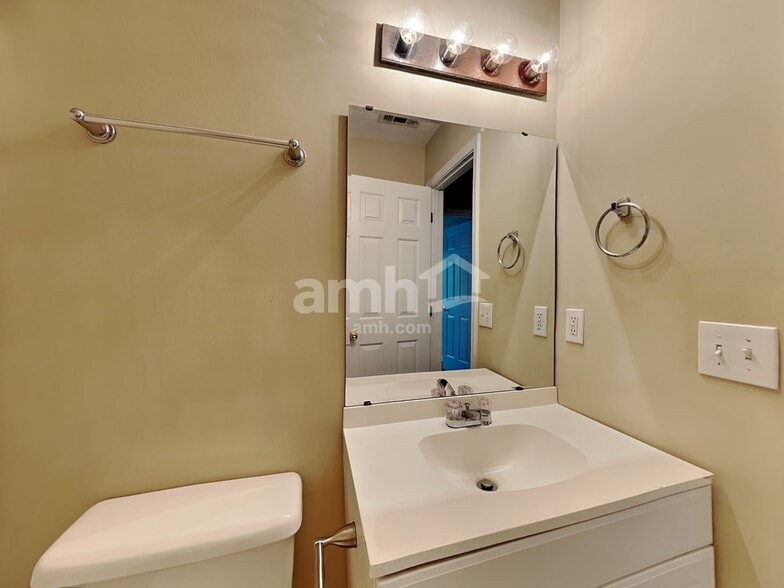 Building Photo - 3 Karsten Creek Dr