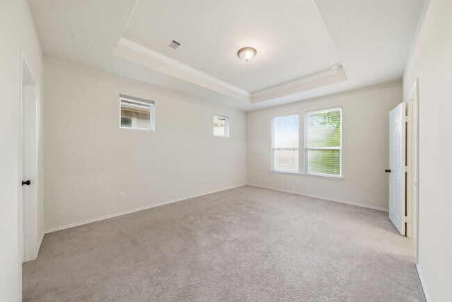 Building Photo - 8663 Cedardale Park Dr