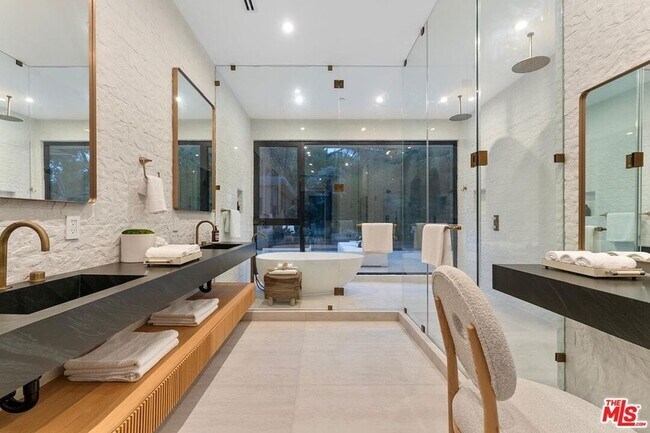 Building Photo - 9031 Alto Cedro Dr