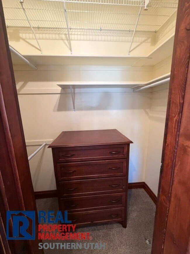 Building Photo - Luxury One-Bedroom Casita
