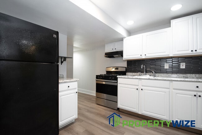 Building Photo - 2017 St Paul St