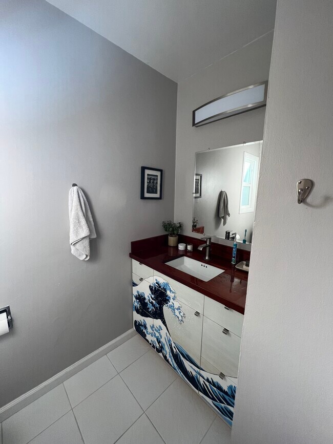 Building Photo - 401 15th Ave