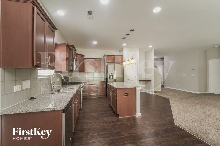 Building Photo - 12810 Swann Branch Dr