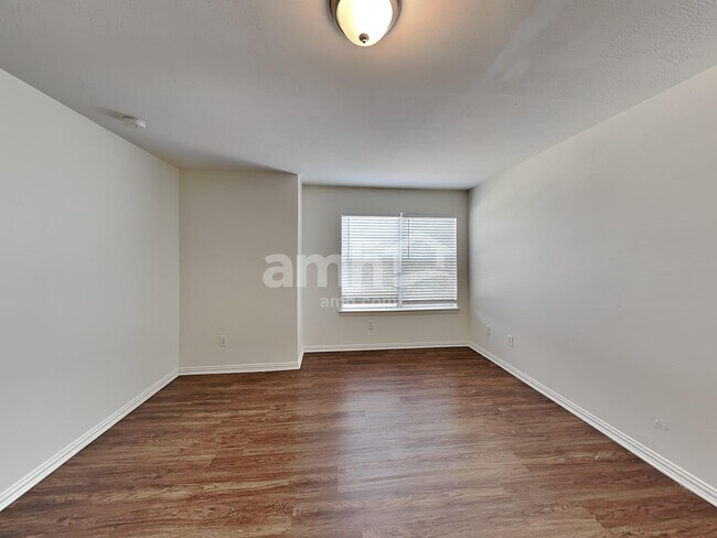 Building Photo - 2610 Dawn River Ln