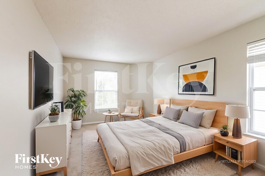 Building Photo - 12663 Republic Dr